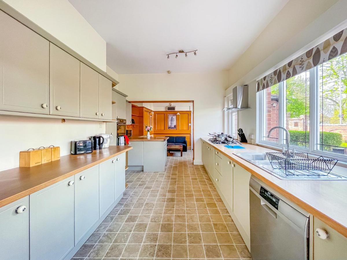 *Rd9Bc* For Your Most Relaxed & Cosy Stay + Free Parking + Free Fast Wifi * Leeds  Exteriör bild